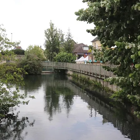 Le Risle - Отель Montfort-sur-Risle
